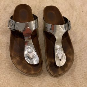 Birkenstock Silver Gizeh sandals. Size 36